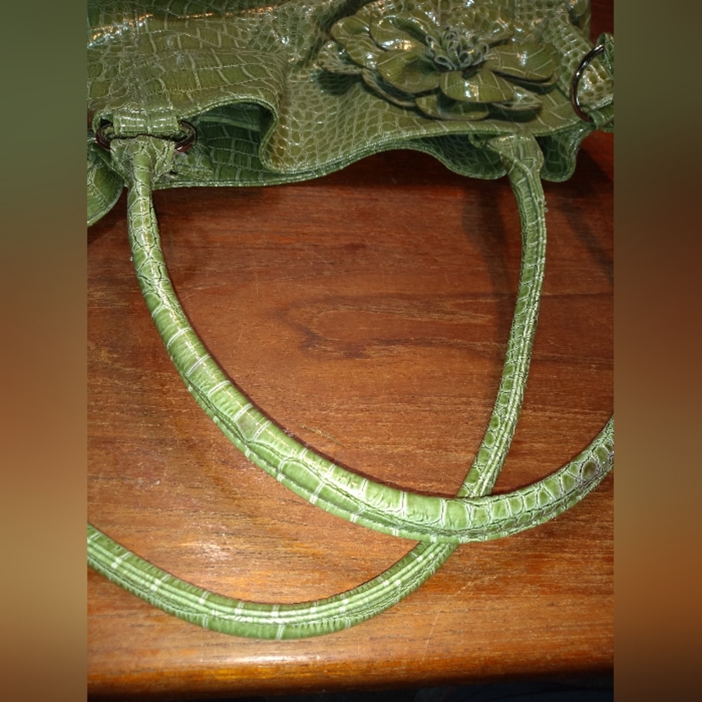 Green Purse, No Label, Faux Crocodile or Alligator Leather, Satchel Shou… - Picture 8 of 13
